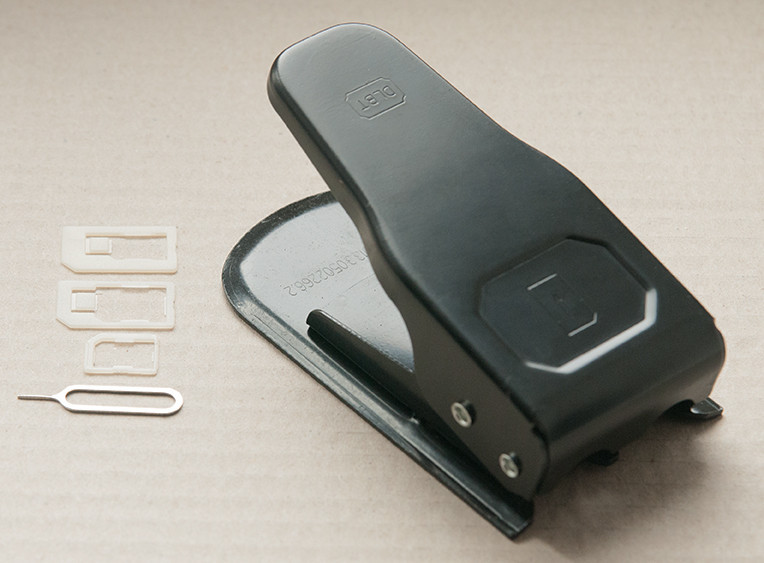 Резак Cutter Micro SIM + Nano SIM iPhone IPad HTC чёрный - фото 1 - id-p4774152