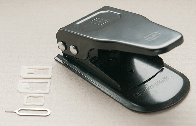Резак Cutter Micro SIM + Nano SIM iPhone IPad HTC чёрный - фото 1 - id-p4774151