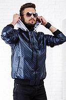 Стильная и современная мужская куртка из кожзама, с капюшоном