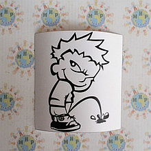 Наклейка на автомобиль Писающий мальчик