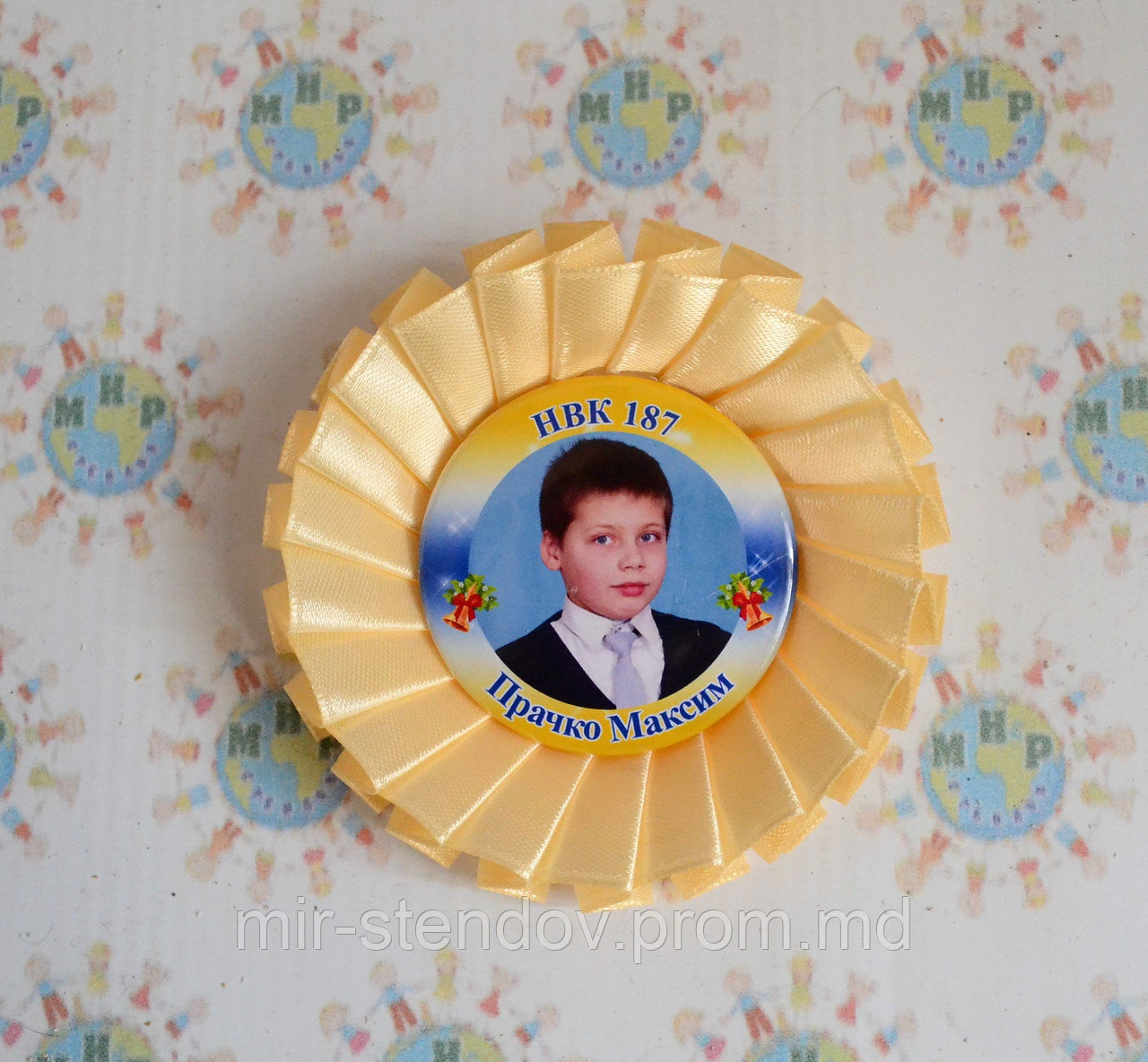 Значок Выпускник с розеткой. Бежевая, фото 1