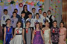 Значки с розетками и хвостиками для выпускников и первоклассников