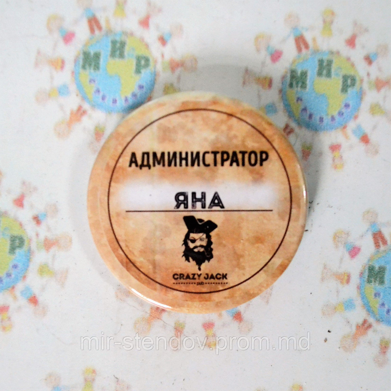 Значки с логотипом ресторана и именами сотрудников, фото 1