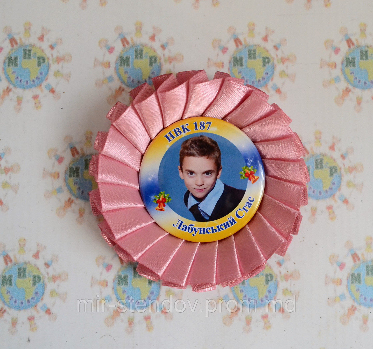 Значок с розеткой Розовой кремовой, фото 1