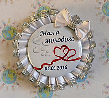 Значок для свадьбы с двойной розеткой Белое серебро с бантом 917