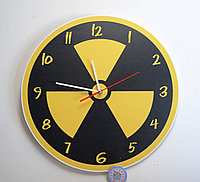 Настенные часы "Радиационная опасность"