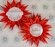 Бутоньерка на руку Выпускник с розеткой Пламя