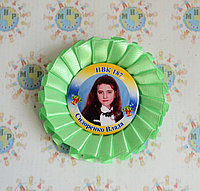 Наградная розетка салатовая со значком для выпускника