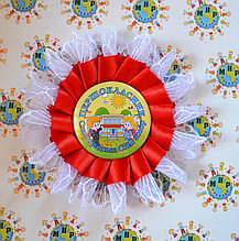 Значок с розеткой "Балерина" красно-белый