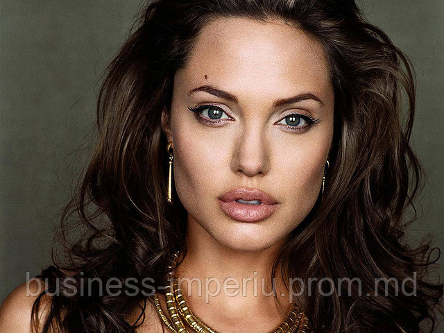 Angelina Jolie - фото 1 - id-p1049731