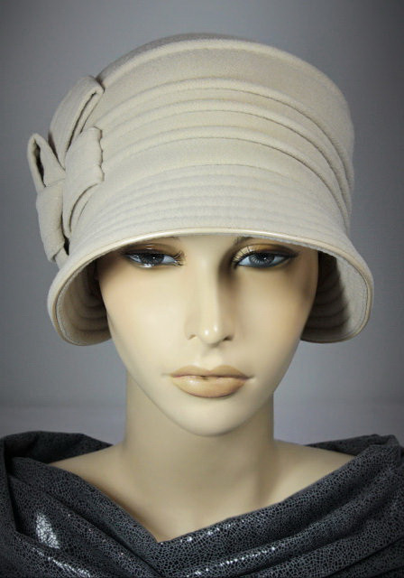 Женская шляпа из кашемира с бантом и защипами "Виктория" (слоновая кость) - фото 1 - id-p8147158