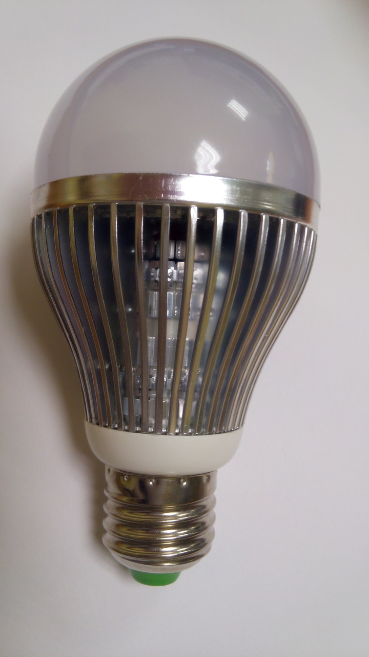 Светодиодная лампочка 9W E27 - фото 1 - id-p8352511