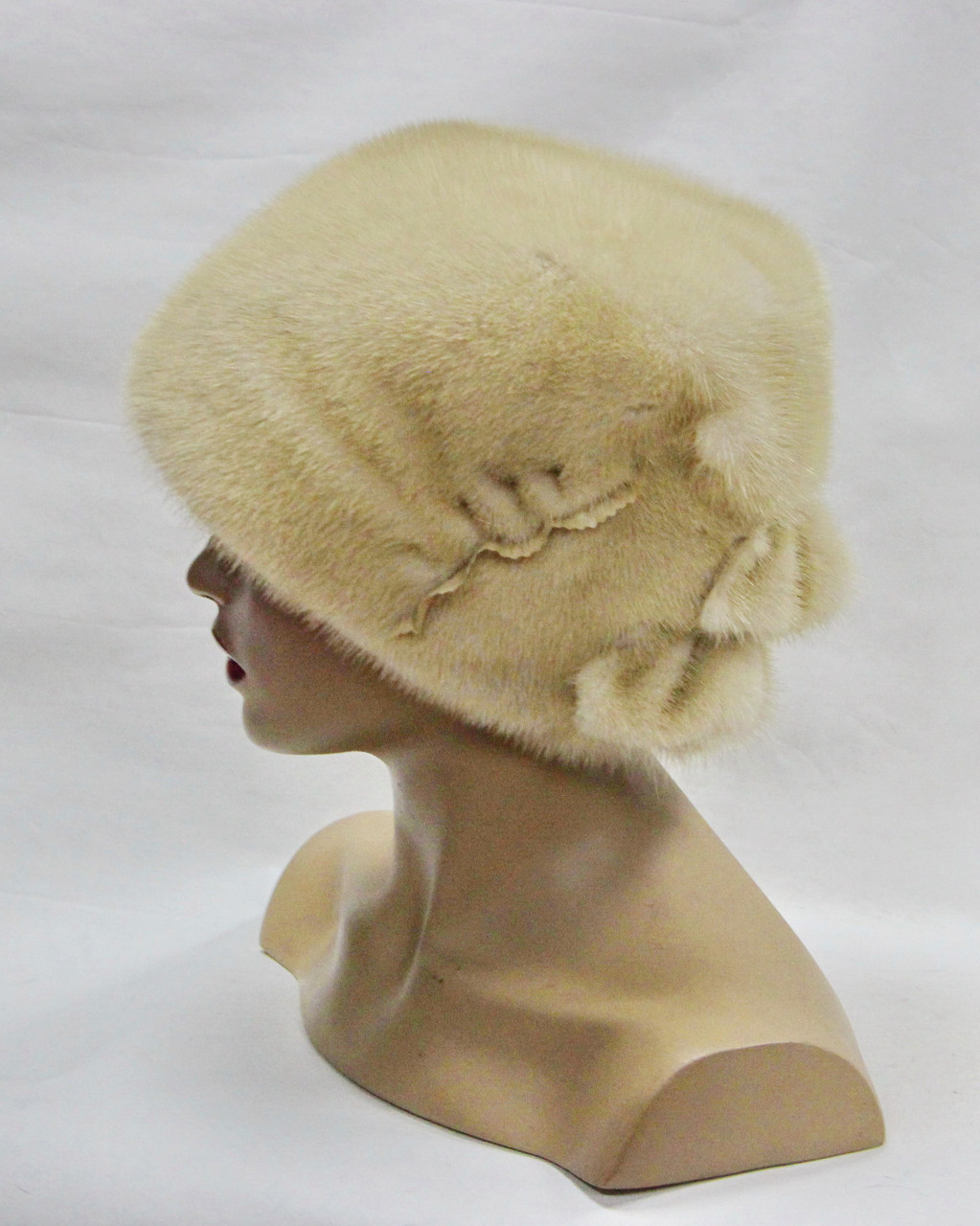 Зимняя шапка из меха норки "Веер" 2я рюш (жемчуг) - фото 1 - id-p8141500