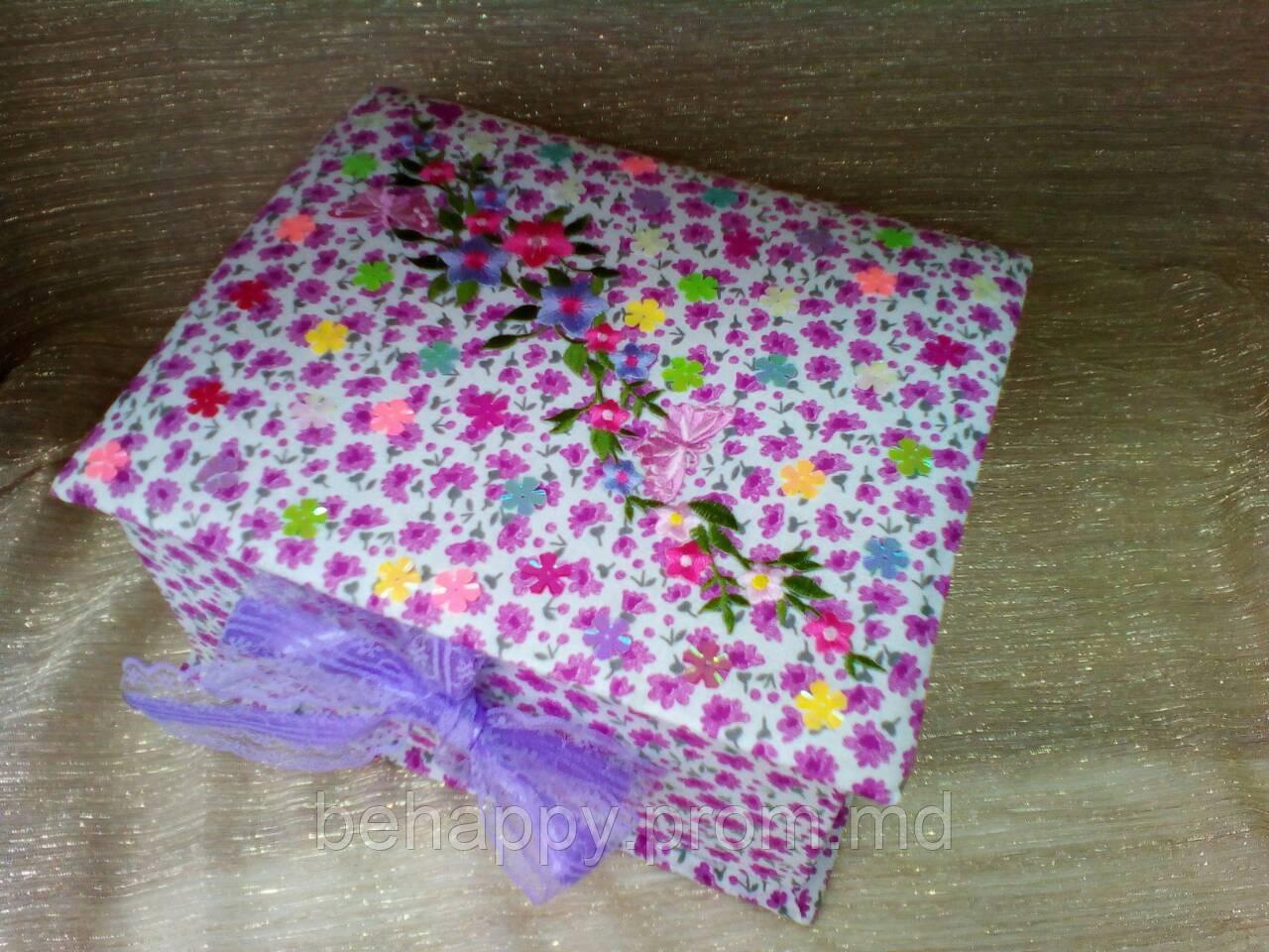 Текстильная шкатулка с цветами - фото 1 - id-p8759423