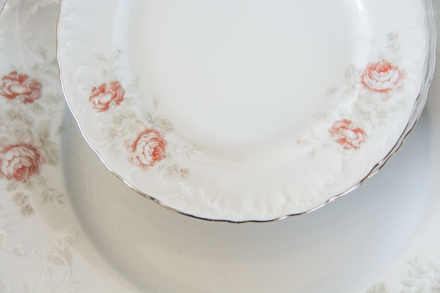Набор тарелок Rococo Розы 18 предметов Cmielow (YM00-00010296) - фото 1 - id-p8652043