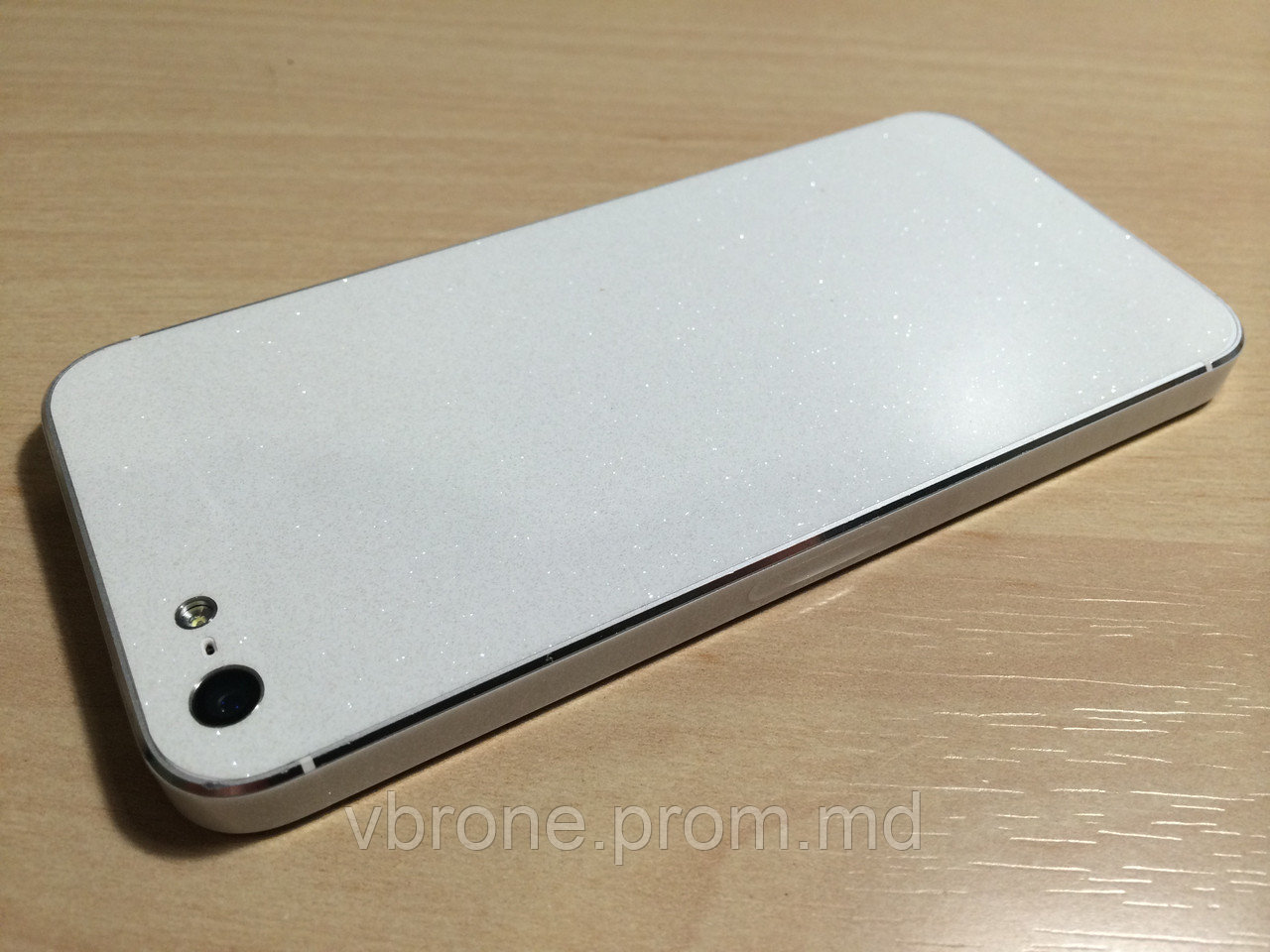 Декоративная защитная пленка для iphone 5s белый блеск - фото 1 - id-p3868673