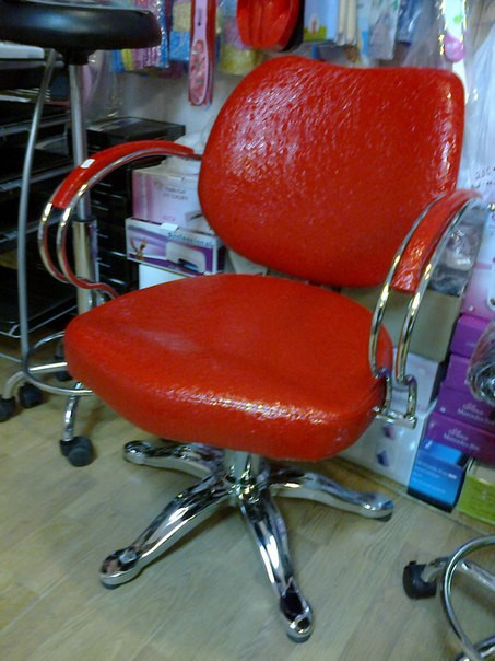 Кресло парикмахерское 0013 красное - фото 1 - id-p2858972