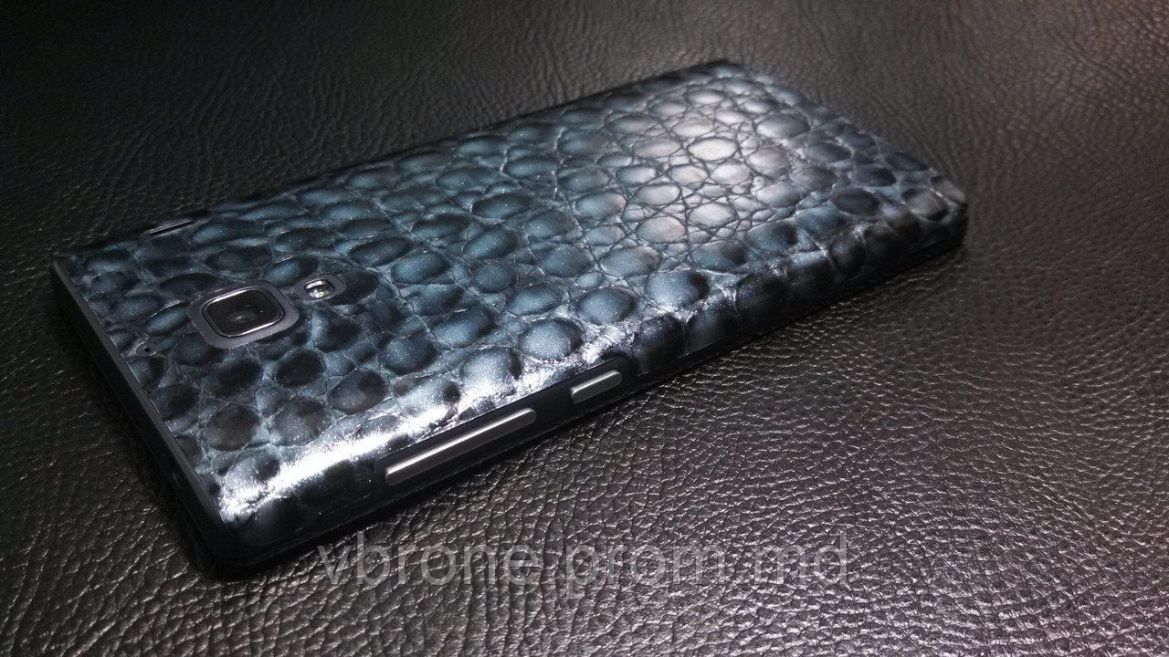 Декоративная защитная пленка для Huawei Y321 аллигатор коричневый - фото 1 - id-p3868259