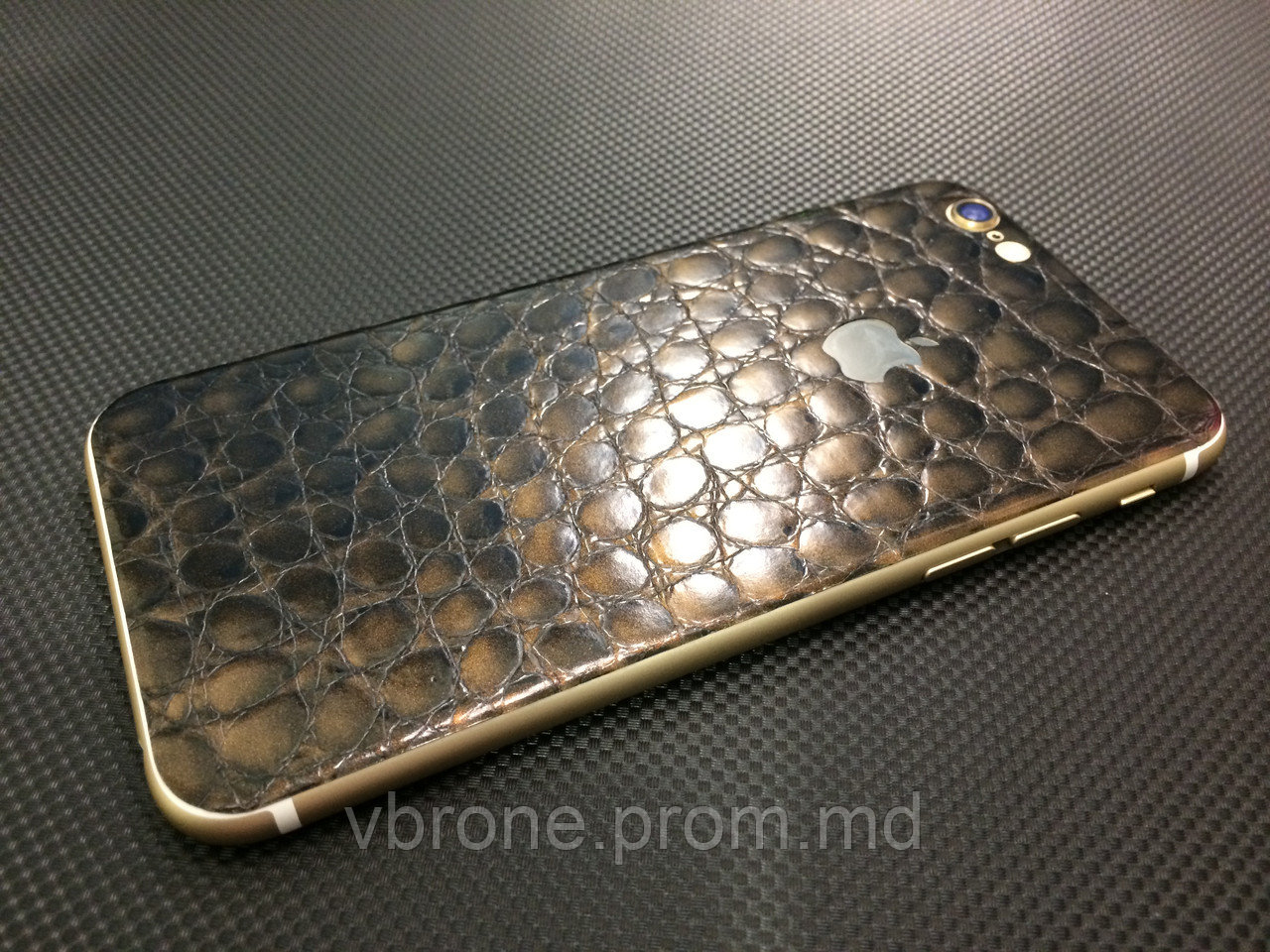 Декоративная защитная пленка для Iphone 6 "аллигатор коричневый" - фото 1 - id-p3868283