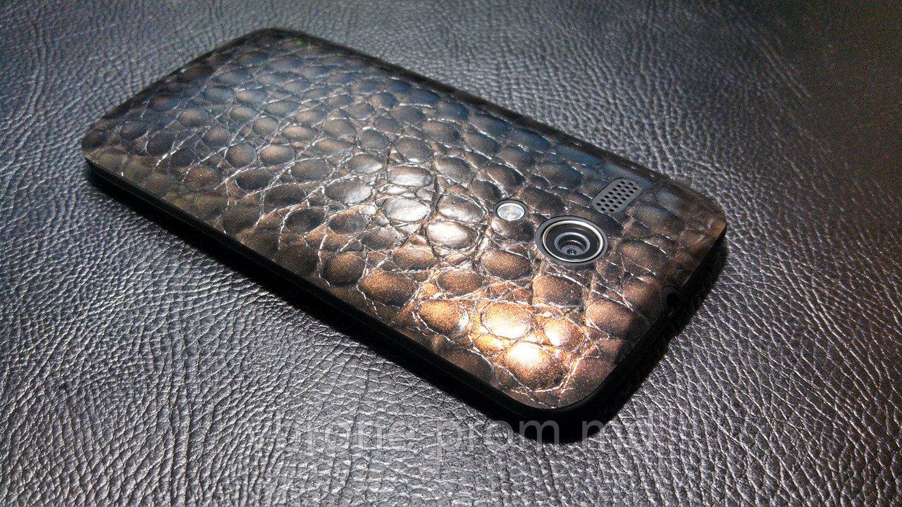 Декоративная защитная пленка для Motorola Moto G аллигатор коричневый - фото 1 - id-p3868298