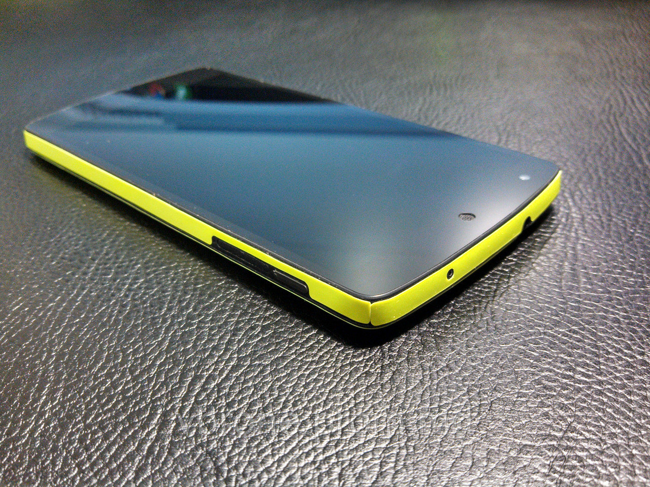 Декоративная защитная пленка для LG Nexus 5 "желтый" - фото 1 - id-p3867951