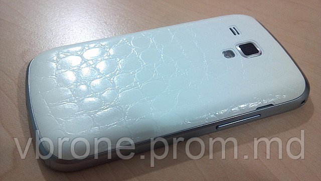 Декоративная защитная пленка для Samsung GT-S7562 Galaxy Duos аллигатор белый - фото 1 - id-p3865909