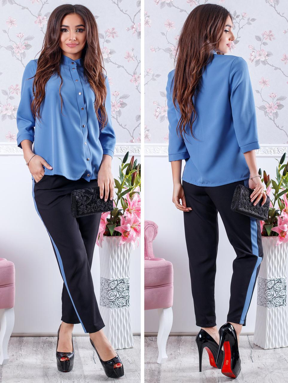Женский деловой комплект двойка: брюки с лампасами и блузка с кнопками наискосок - фото 1 - id-p8449407