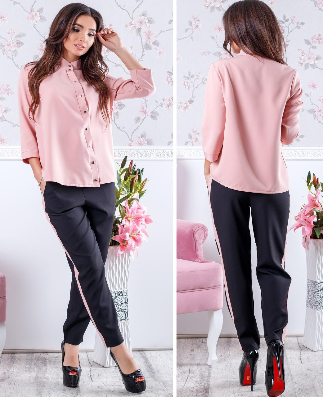 Женский деловой комплект двойка: брюки с лампасами и блузка с кнопками наискосок - фото 1 - id-p8449408