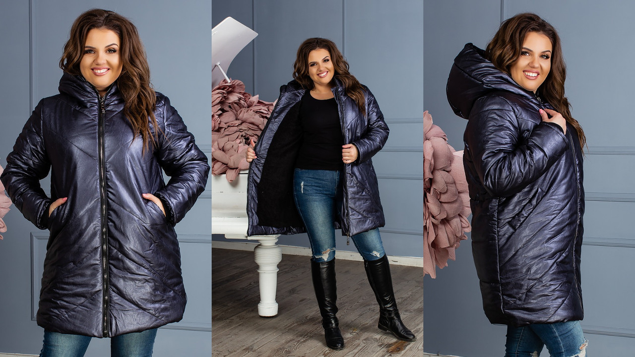 Женская теплая зимняя куртка пальто из кожзама металлик на синтепоне и меху с капюшоном, батал большие размеры - фото 1 - id-p8738223