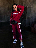 Крутой молодежный спортивный костюм женский: широкая кофта батник и укороченные штаны с лампасами