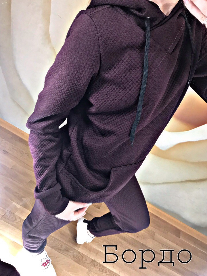 Молодежный весенний спортивный костюм женский из структурного трикотажа: штаны и кофта с капюшоном - фото 1 - id-p9139726