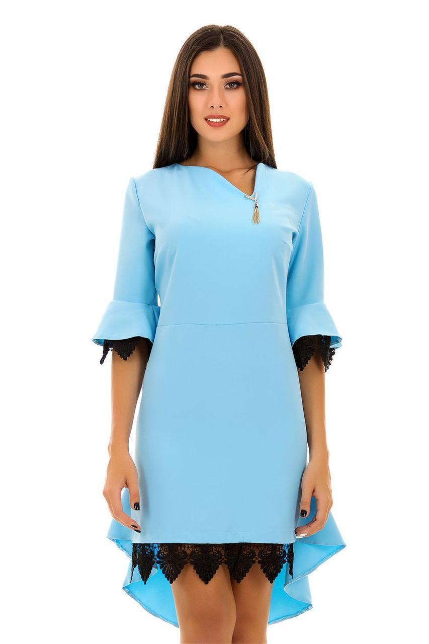 Нарядное приталенное платье с кружевной отделкой и небольшим шлейфом - фото 1 - id-p9274118