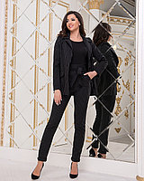 Элегантный деловой женский брючный костюм в полоску: пиджак на пуговице и брюки с высокой талией с поясом