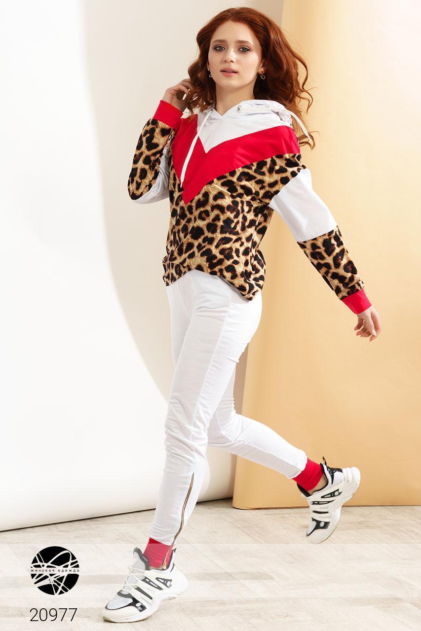 Молодежный женский спортивный костюм с леопардовым принтом: кофта с капюшоном и штаны со змейками внизу - фото 1 - id-p9354590