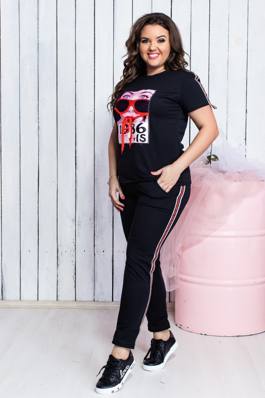 Женский спортивный прогулочный летний костюм: штаны и футболка с аппликацией, батал большие размеры - фото 1 - id-p9413938