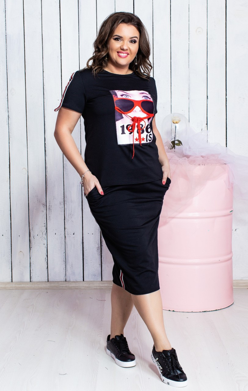 Женский прогулочный летний костюм: юбка и футболка с аппликацией и лампасами, батал большие размеры - фото 1 - id-p9413943