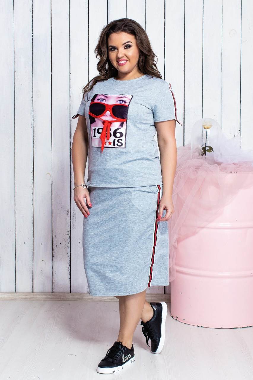 Женский прогулочный летний костюм: юбка и футболка с аппликацией и лампасами, батал большие размеры - фото 1 - id-p9413944
