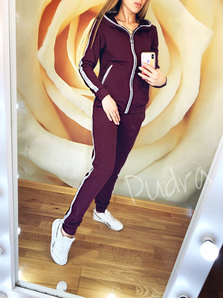 Женский спортивный костюм: штаны и кофта с капюшоном с отделкой и лампасами из люрекса - фото 1 - id-p9414645