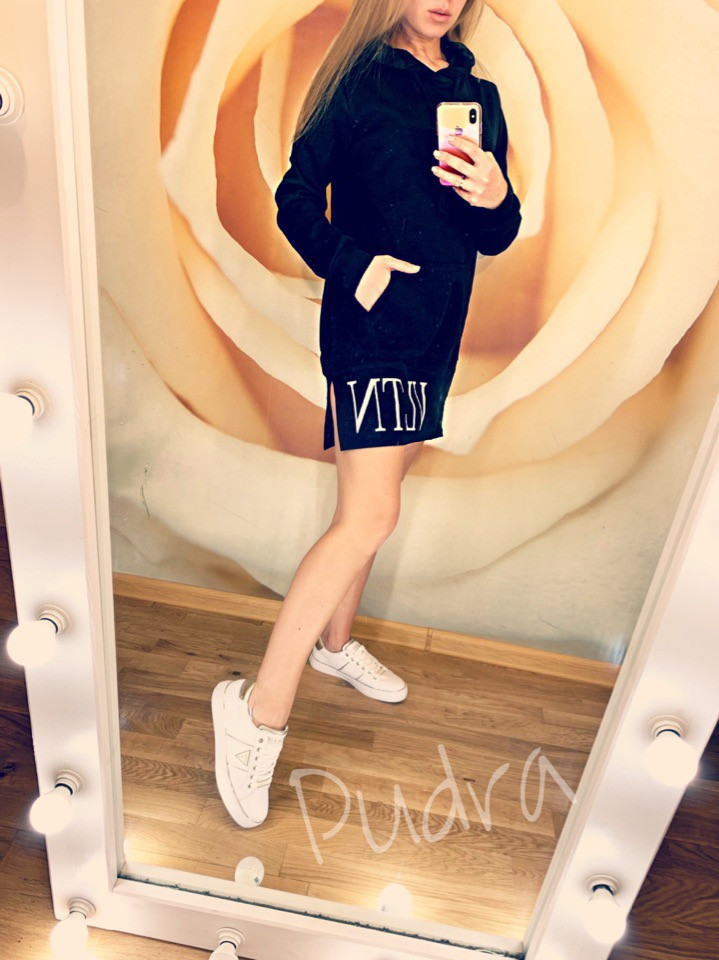 Стильное удобное платье туника с капюшоном в спортивном стиле, реплика Валентино - фото 1 - id-p9420545