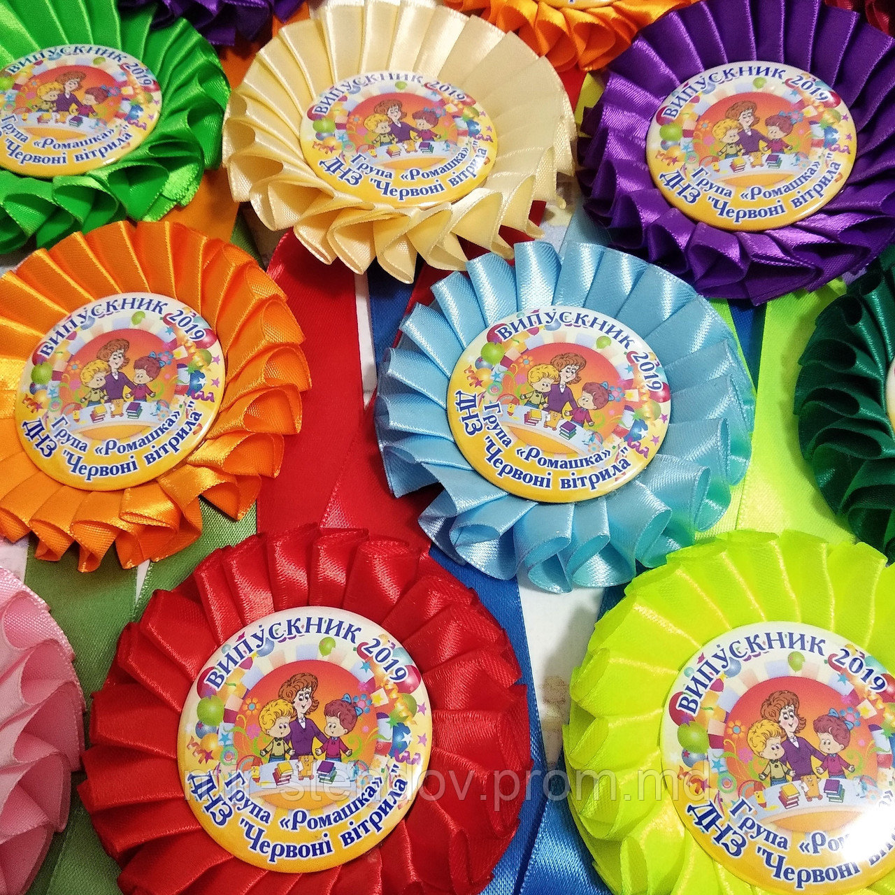 Медали разноцветные для выпускников детского сада и школы - фото 1 - id-p9521130