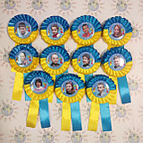 Диплом и значок с розеткой  и ленточками в украинском стиле с фотографией выпускника, фото 5