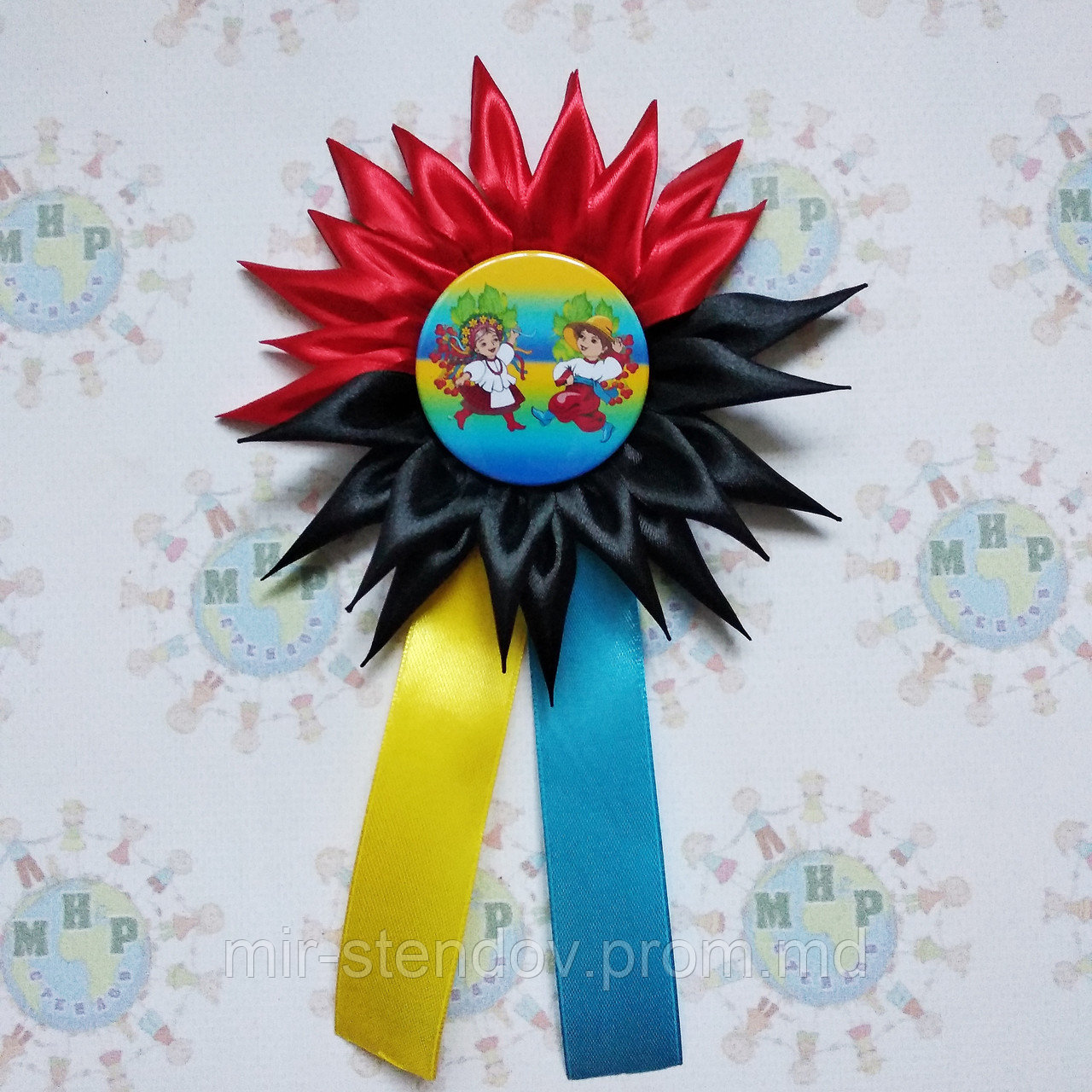 Значки с Красно-черными розетками Тюльпан и хвостиками, фото 1