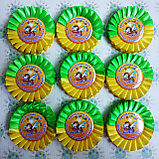 Бутоньерка на руку для выпускников и первоклассников с розеткой Желто-зеленой, фото 2