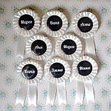 Значок с белой розеткой и хвостиками, фото 3