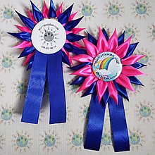 Значки с розетками Фиалка и хвостиками для выпускников