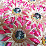 Значок Выпускника или первоклассника с розеткой Камелия, фото 3