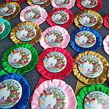 Значок с оригинальной розеткой Незабудка с хвостиками, фото 2