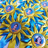 Значок с фотографией выпускника, с розеткой Астра и ленточками, фото 5