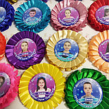 Значки для выпускников с разноцветными розетками, фото 2