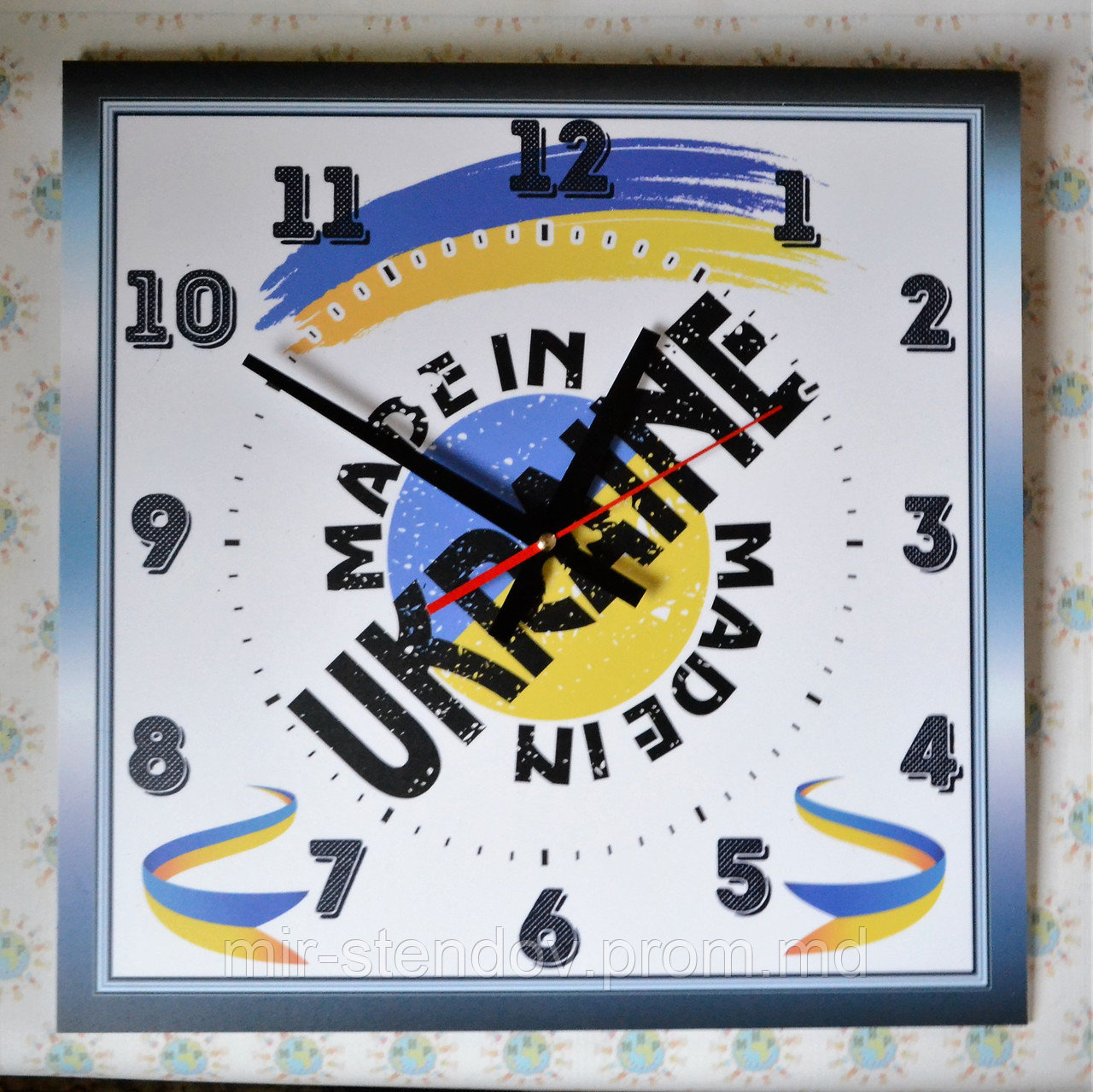 Квадратные настенные часы Сделано в Украине 30х30 см - фото 1 - id-p5995277
